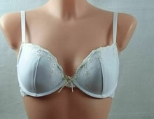 Lade das Bild in den Galerie-Viewer, Schalen-BH mit Bügel, Vorgeformte Cups B, Größe 70, 80 weiß (C144)