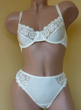 Lade das Bild in den Galerie-Viewer, Bügel BH mit Spitze weiss oder champagner Gr. 75-85, Cup B-C (D18)