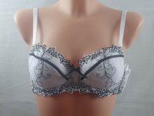 Lade das Bild in den Galerie-Viewer, Passion Push-Up-BH mit Stickerei, weiß/schwarz Größe: 75 Cups A, B (C132)