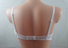 Lade das Bild in den Galerie-Viewer, Passion Push-Up-BH mit Stickerei, weiß/schwarz Größe: 75 Cups A, B (C132)