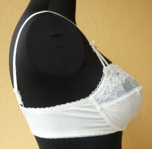 Lade das Bild in den Galerie-Viewer, Bügel BH Farbe creme Größe 75d, 80d (C 12)
