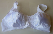 Lade das Bild in den Galerie-Viewer, BH mit Spitze Gr: 80-90, Cup C-F, weiss oder schwarz (Nr. 25)