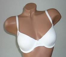 Lade das Bild in den Galerie-Viewer, Petite Fleur Bügel BH weiss oder lila, 60 % Baumwolle, Größe 70 C, 70 D (C65)