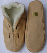 Lade das Bild in den Galerie-Viewer, Moccasin Slippers, Slippers, Schluffis, Leather, Beige Inner Lining Webfell-96
